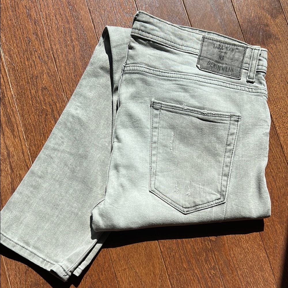 Zara Men's Gray Denim Jeans